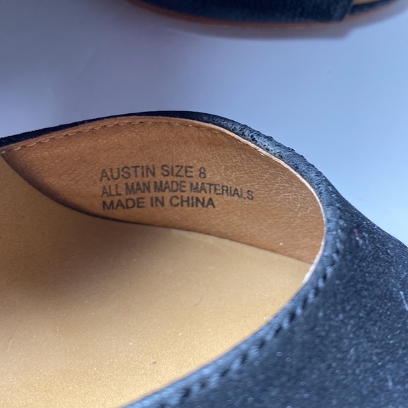 GROOVE ON BOOTIES.(PS THE LEATHER IS PERFECT 🤩 ) - Picture 7 of 11